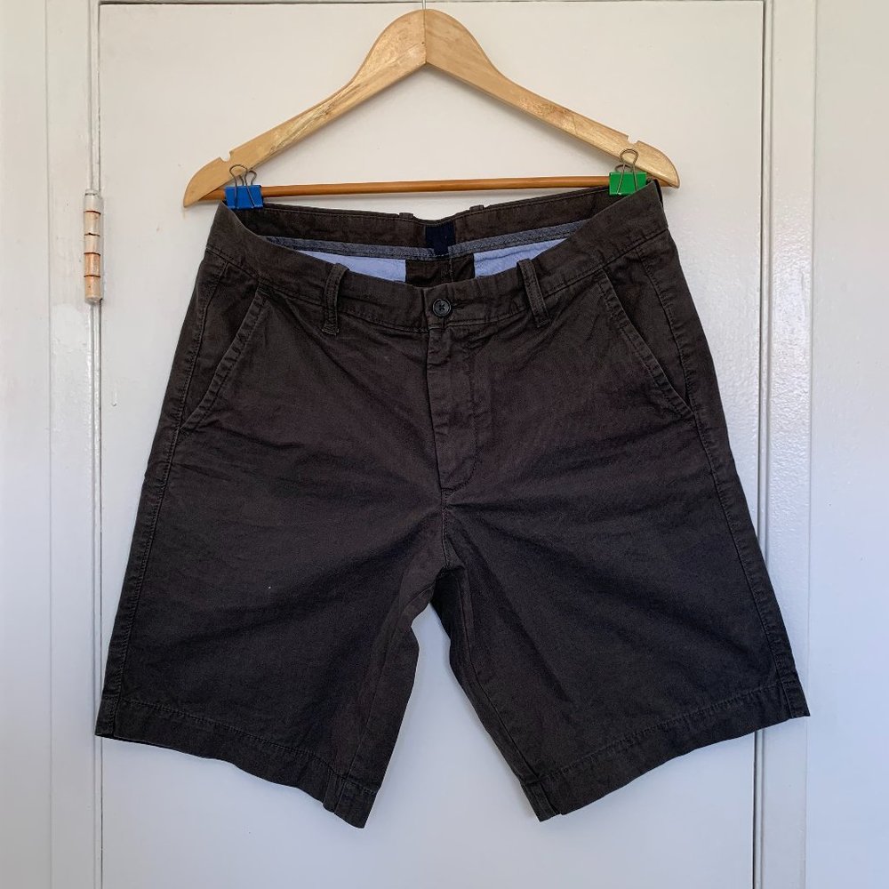 Pre-owned Men’s Gap Gray Shorts Size 33